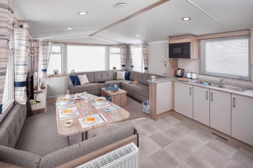 Gallery image of Caravan on Fantastic site in Dunbar