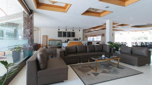 Gallery image of RedDoorz Premium @ Nick Hotel Gerona Tarlac in Tarlac