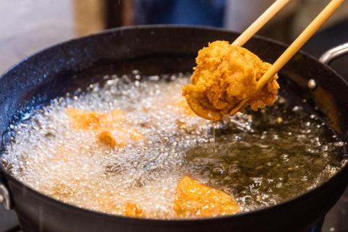 ゲストハウスの敷地内または近くでの食事または食べ物
