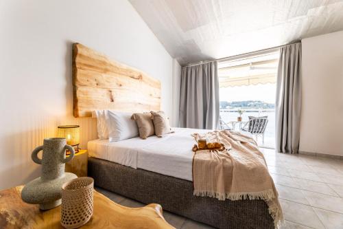 Casa Blue Marine, Philian Collection