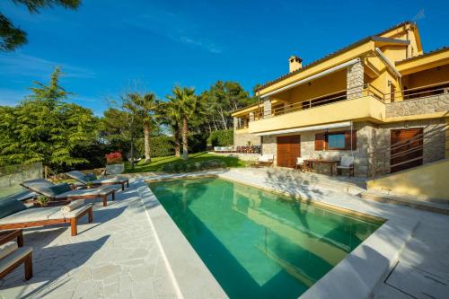 Beautiful Villa Barotul – Photos 2