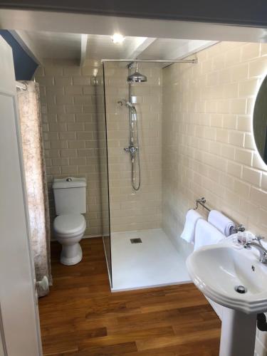 Bilik mandi di Auberge d'Inxent