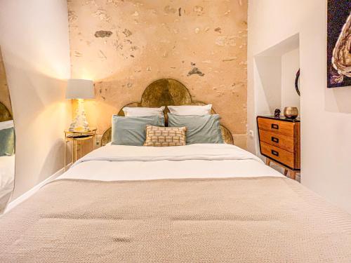 Кровать или кровати в номере Magnifiques Appartements Hypercentre avec Terrasse
