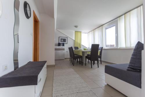 Penthouse Sea View Apartment Rogoznica