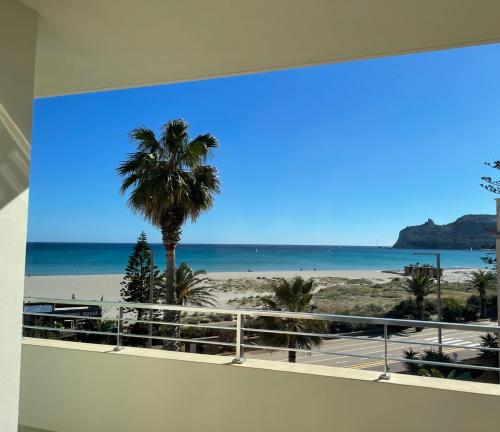 カリアリにあるLuxury Poetto Apartmentsのギャラリーの写真