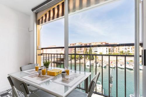 Little Venezia by POM, au bord de l'eau, parking