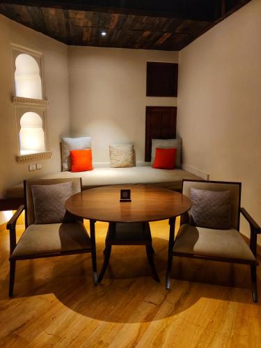 Posezení v ubytování Alila Fort Bishangarh Jaipur - A Hyatt Brand