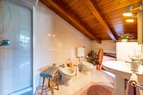 Tresa Bay House - Lugano Lake tesisinde bir banyo