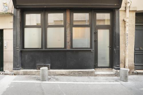 Apartment Saint Germain des Prés by Studio prestige