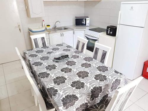 Кухня или мини-кухня в Montenegro Apartments - Private Beach

