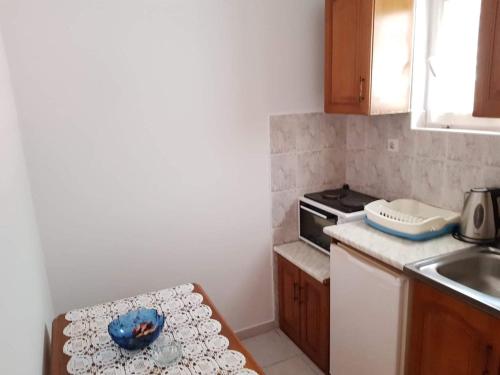 Кухня или мини-кухня в Montenegro Apartments - Private Beach
