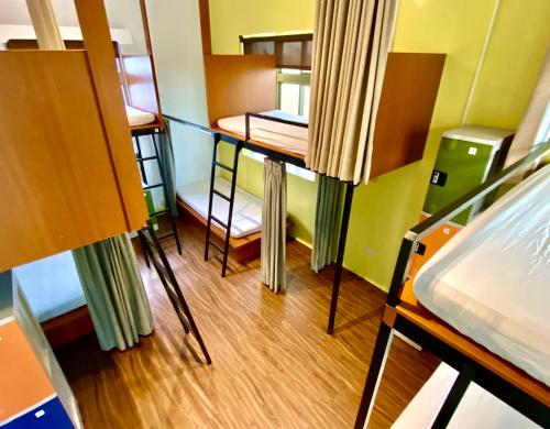 澎湖北吉光背包客民宿 Bayhouse Hostel Penghuにあるキッチンまたは簡易キッチン