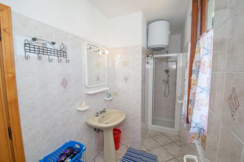 A bathroom at Appartamento Sergio