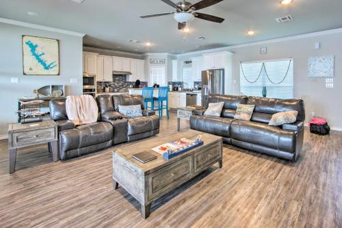 Gallery image of Private Dock and Boat House Lakefront Mabank Home in Mabank