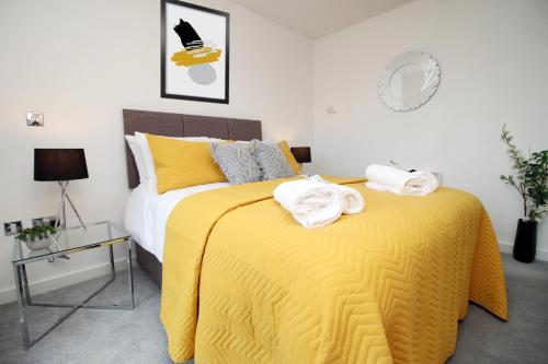 Krevet ili kreveti u jedinici u objektu Dray Court - Luxury 2 Bedroom Apartment