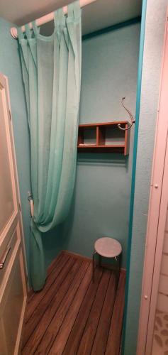 Um banheiro em La pinsonnière