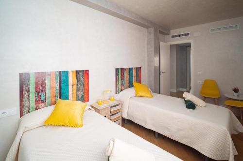 A bed or beds in a room at Sunflowers