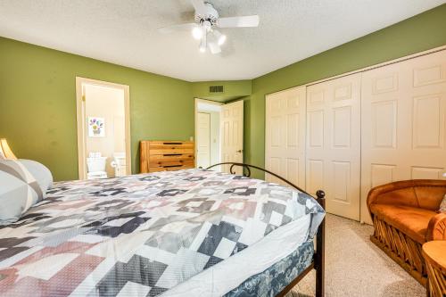 Ein Bett oder Betten in einem Zimmer der Unterkunft Surrey's Oasis