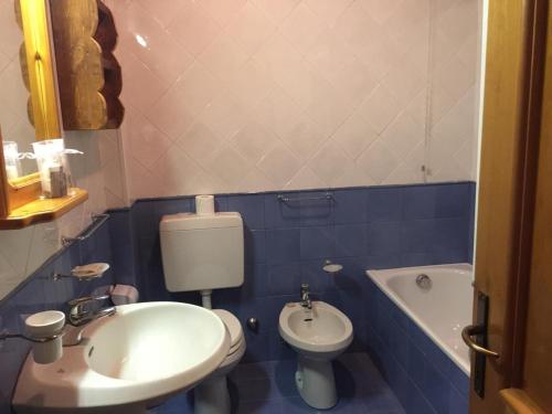 Ένα μπάνιο στο Casa Marina presso residence Camporosso