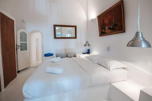 Astrea Suites "Ostria Cave Villa-outdoor Jacuzzi"