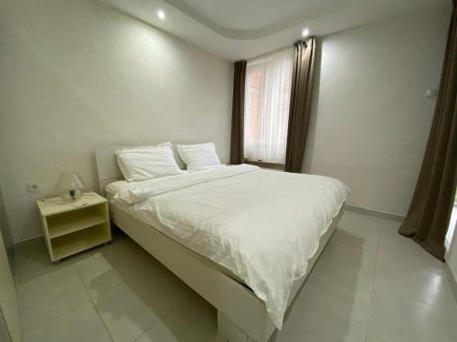SiS 2 Bedroom 2 Bath with free parking in Ohrid