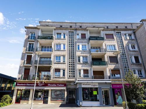 Apartment a stone s throw from the town center