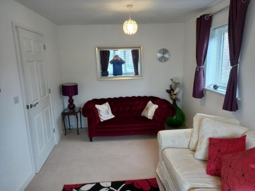 Gallery image of 4 bedroom home with free parking and internet. in Burnham on Sea