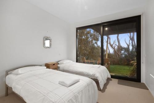 Gallery image of Skenes Beach House Stunning Ocean Views Amongst A Natural Bush Setting in Apollo Bay