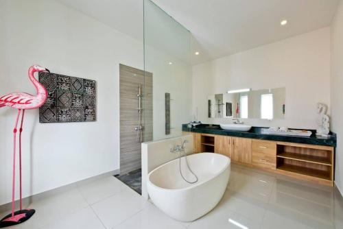Gallery image of 3BR Del Mar Beach Villas Near La Plancha Seminyak in Seminyak