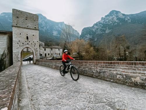 Gallery image of Bed & Bike Frasassi in Falcioni