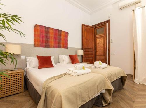 Historic 1847 Building, 120m2, Gothic Quarter