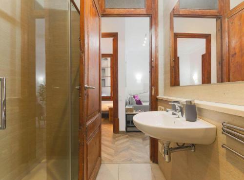 Historic 1847 Building, 120m2, Gothic Quarter