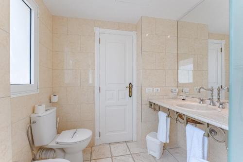 Flamingo Suites Boutique Hotelにあるバスルーム
