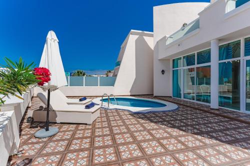 Flamingo Suites Boutique Hotelの敷地内または近くにあるプール