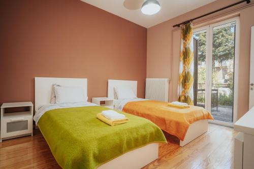 Ένα ή περισσότερα κρεβάτια σε δωμάτιο στο Kalavrita downtown 3 bedroom house for 6 pers