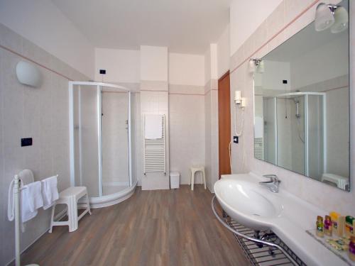 Veronello Resort tesisinde bir banyo