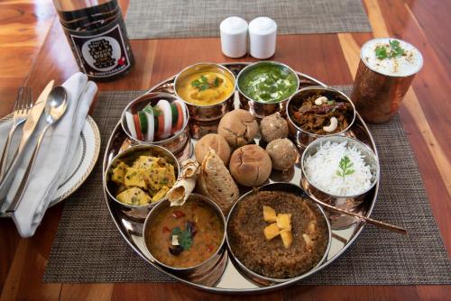 Еда / где поесть недалеко от курортного отеля