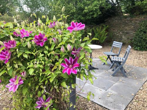 Gallery image of The Lotus. Romantic, rural hideaway near Huelgoat in Loqueffret