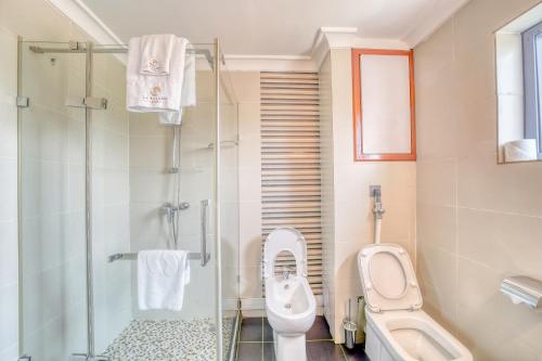 Hotel La Falaise Yaounde tesisinde bir banyo