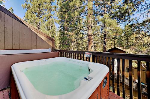 Lake Village Manor B – Photos 2
