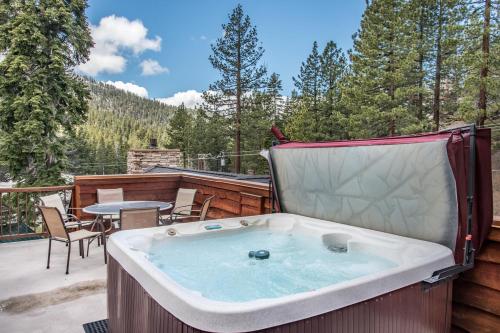 Extravagant Mountain Lodge – Photos 2