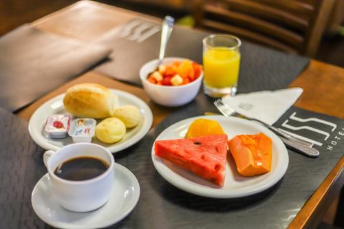 Opciones de desayuno disponibles en 155 Hotel