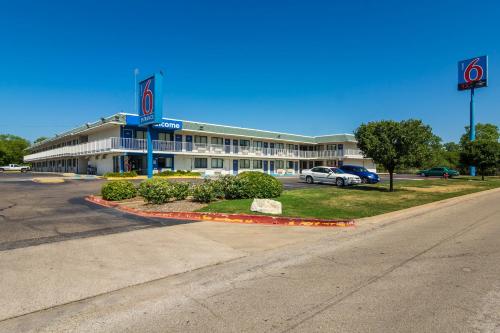 Motel 6-Bellmead, TX - Waco