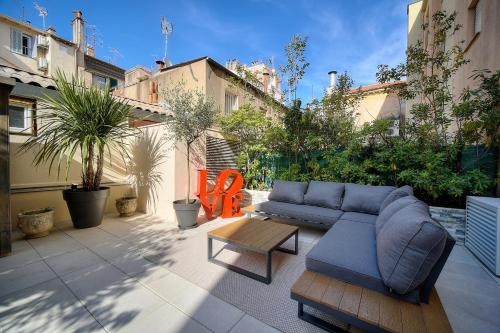 IMMOGROOM - Renovated - Terrace of 50m2 - Air conditioning