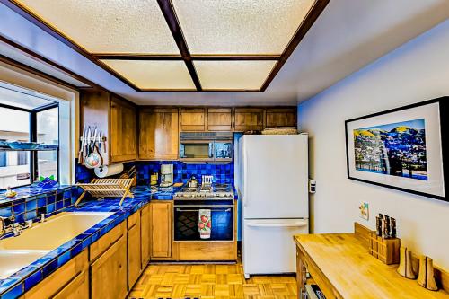 Retro Hideaway 836 – Photos 3