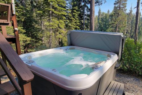 Ward Creekside Cabin – Photos 2