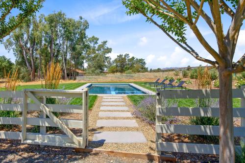 Pearson Manor – Photos 2