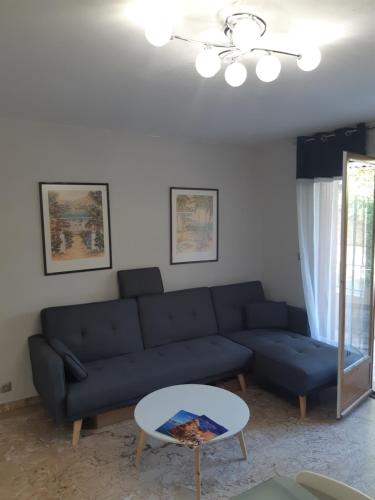 Photo de la galerie de l'établissement SANARY/MER 6 personnes, à Sanary-sur-Mer