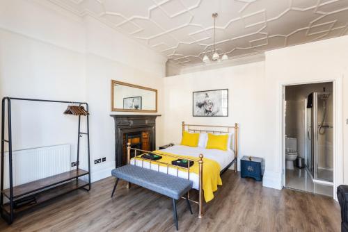 3 Bedroom Garden Apartment Opposite the Beach photo 21