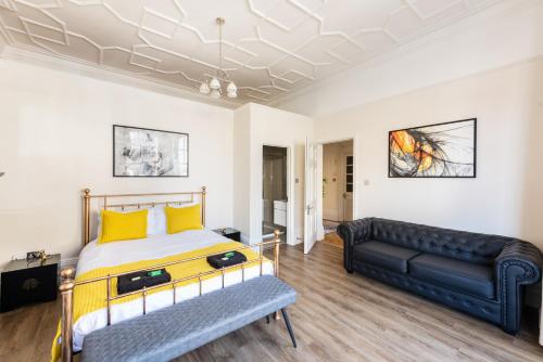 3 Bedroom Garden Apartment Opposite the Beach photo 20